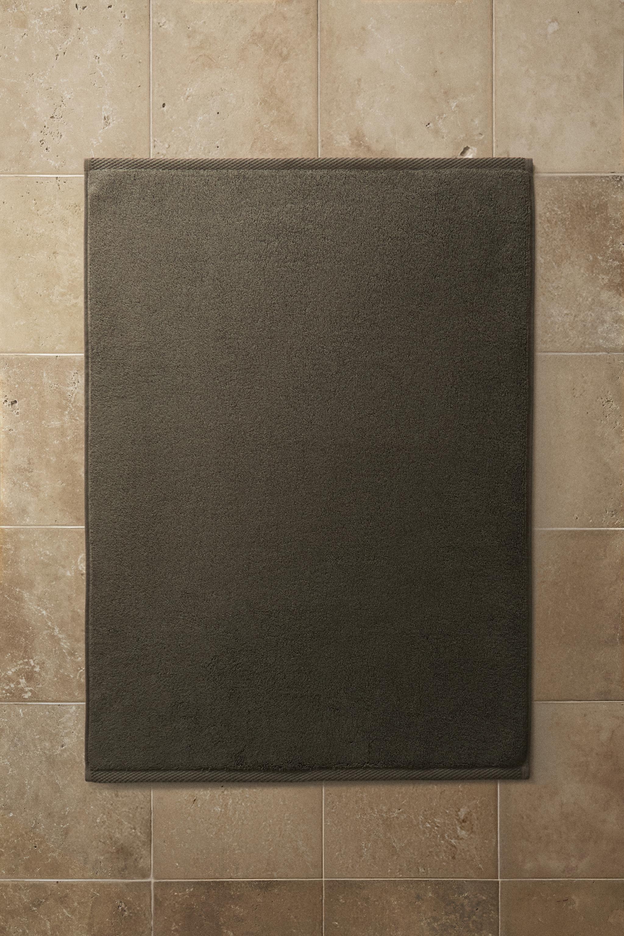 EXTRA SOFT NON-SLIP BATH MAT